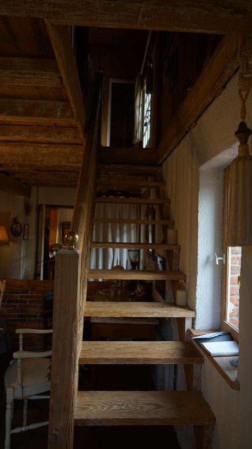 Les Hotes Des Guillemets Laglorieuse Luaran gambar